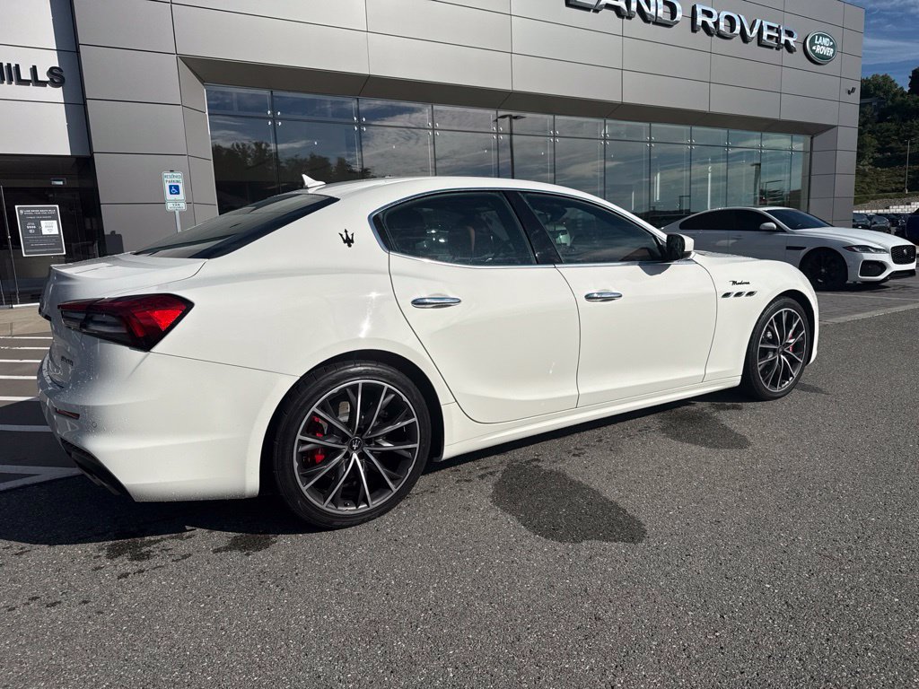 Used 2022 Maserati Ghibli Modena Q4 AWD/4WD image 6