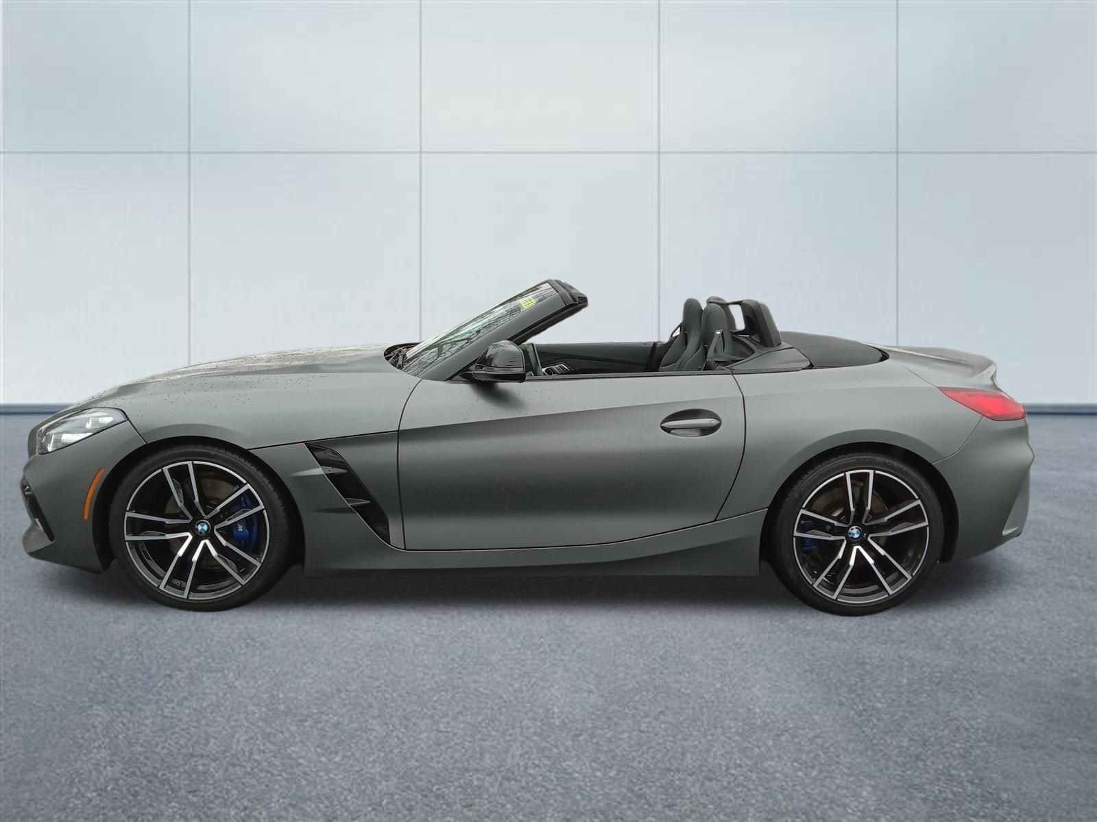 Used 2022 BMW Z4 M40i w/ Driving Assistance Package image 4