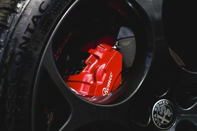 New 2025 Alfa Romeo Stelvio Sprint image 8