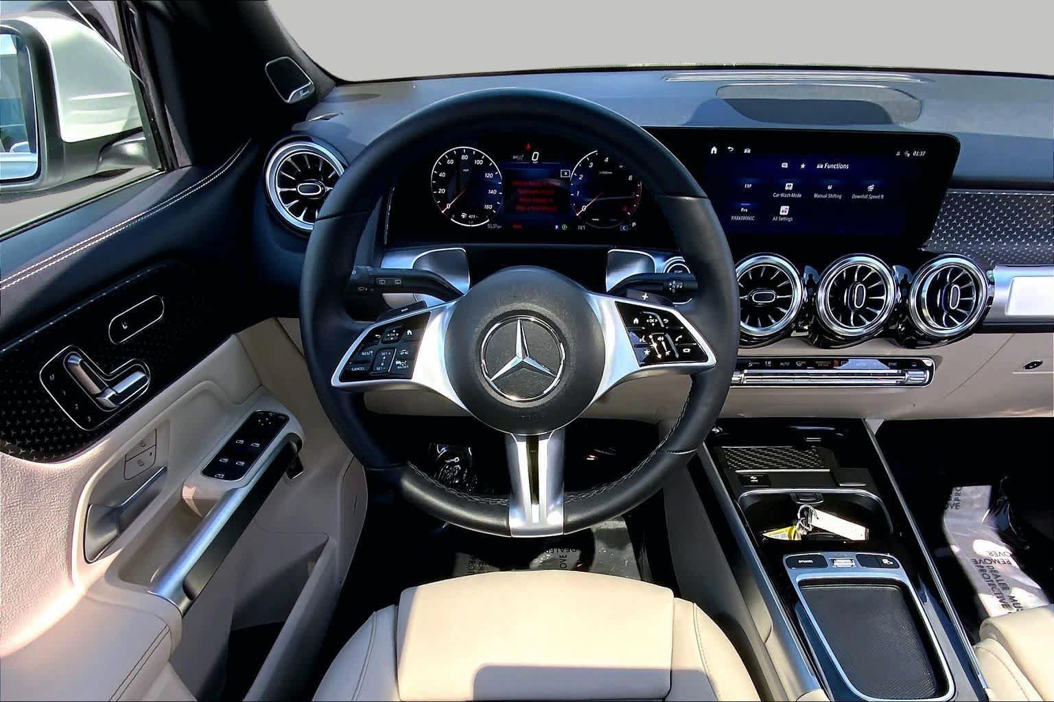 Used 2024 Mercedes-Benz GLB 250 4MATIC image 6