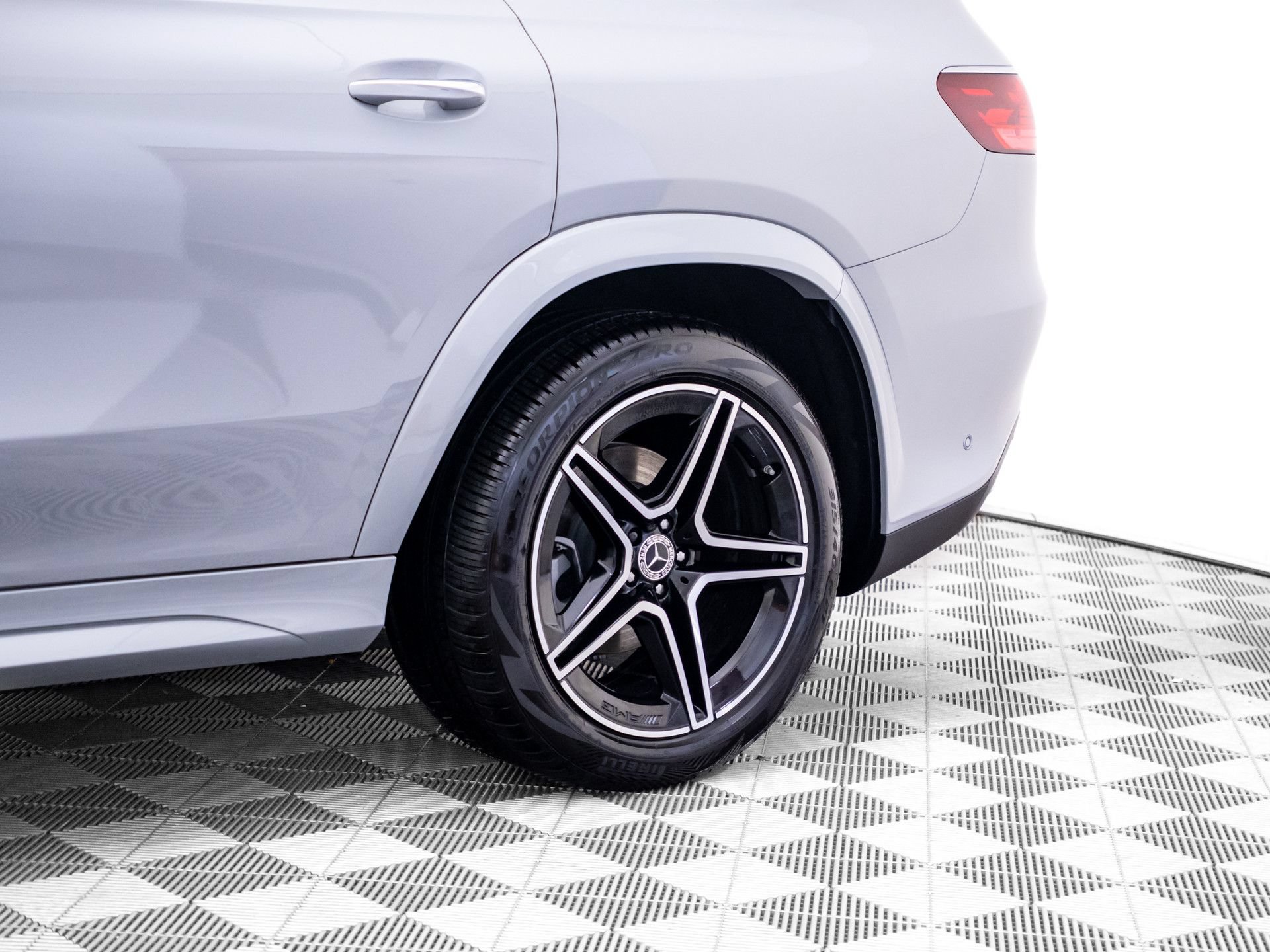 New 2026 Mercedes-Benz GLS 450 4MATIC image 37