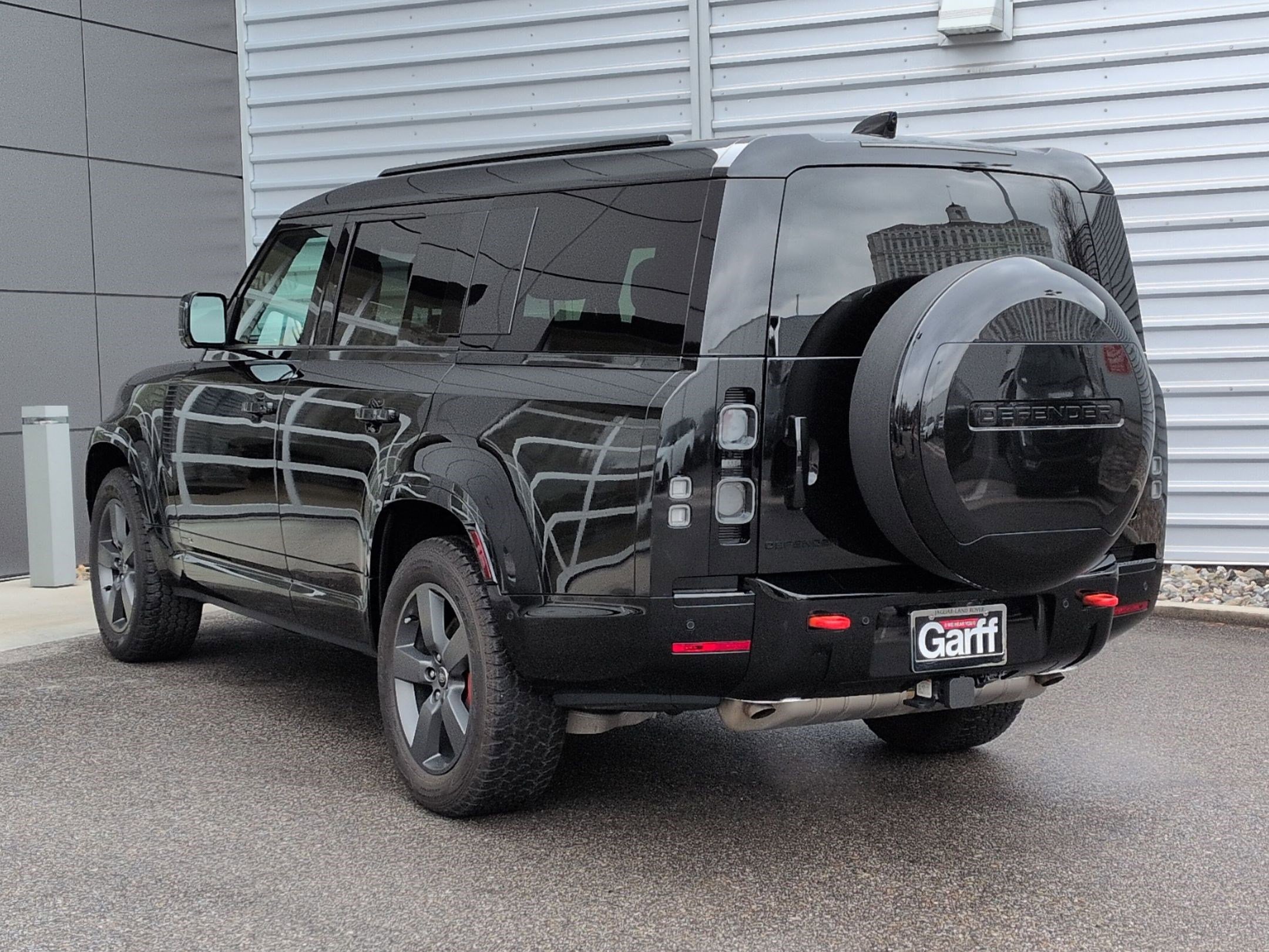 Used 2025 Land Rover Defender 130 X image 10