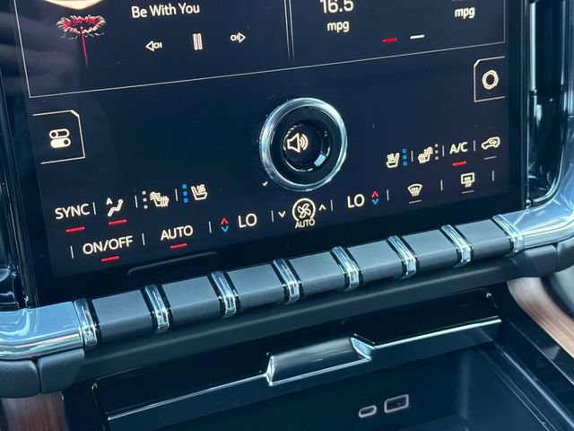 Used 2025 GMC Yukon Denali AWD/4WD image 36