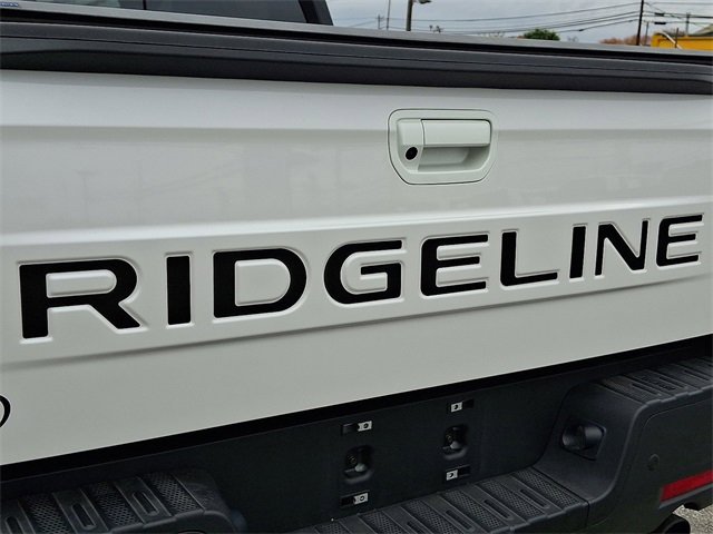 Certified 2025 Honda Ridgeline Black Edition image 33