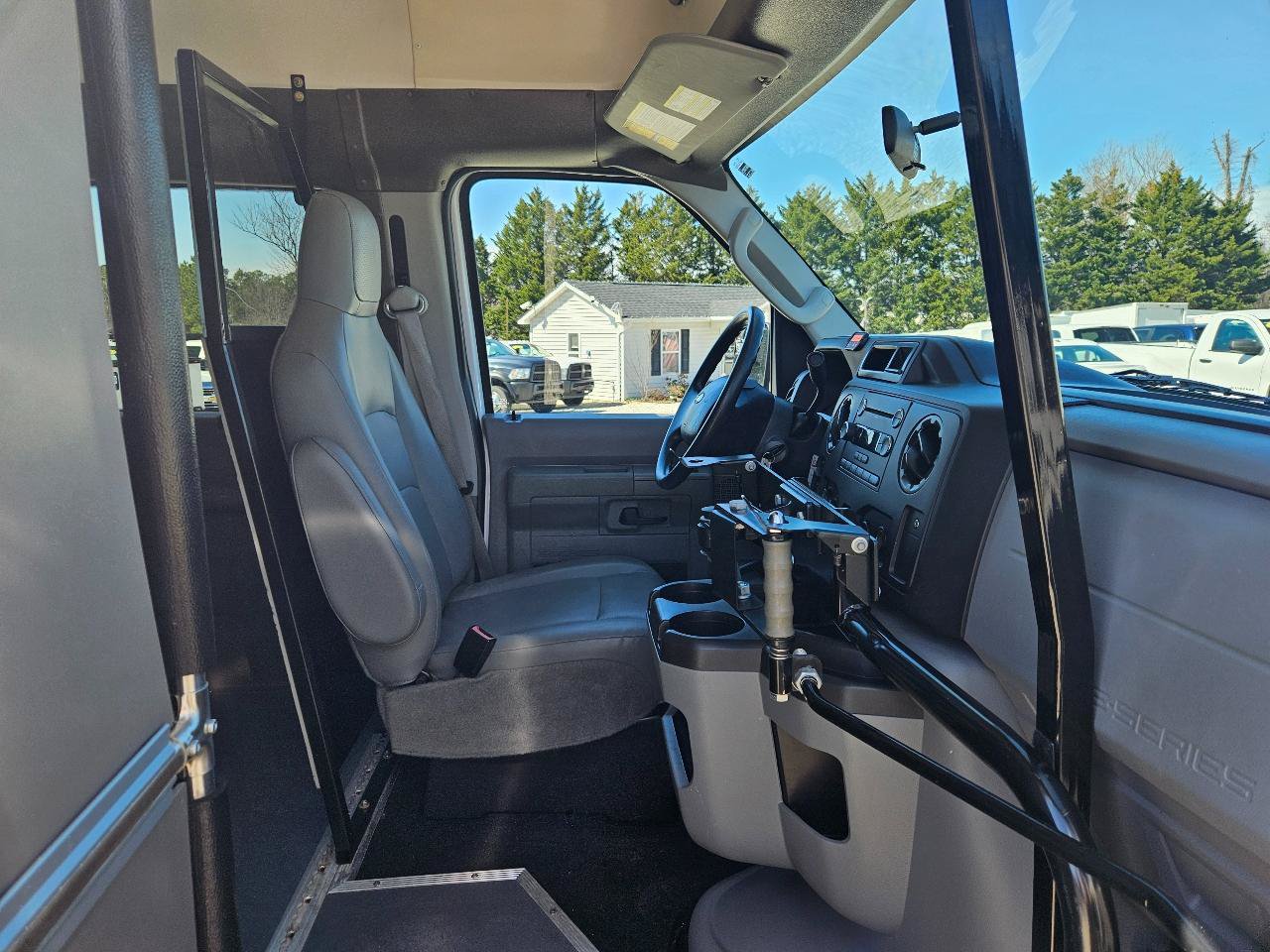 Used 2013 Ford E-350 and Econoline 350 Extended Super Duty w/ PWR Group RWD image 27
