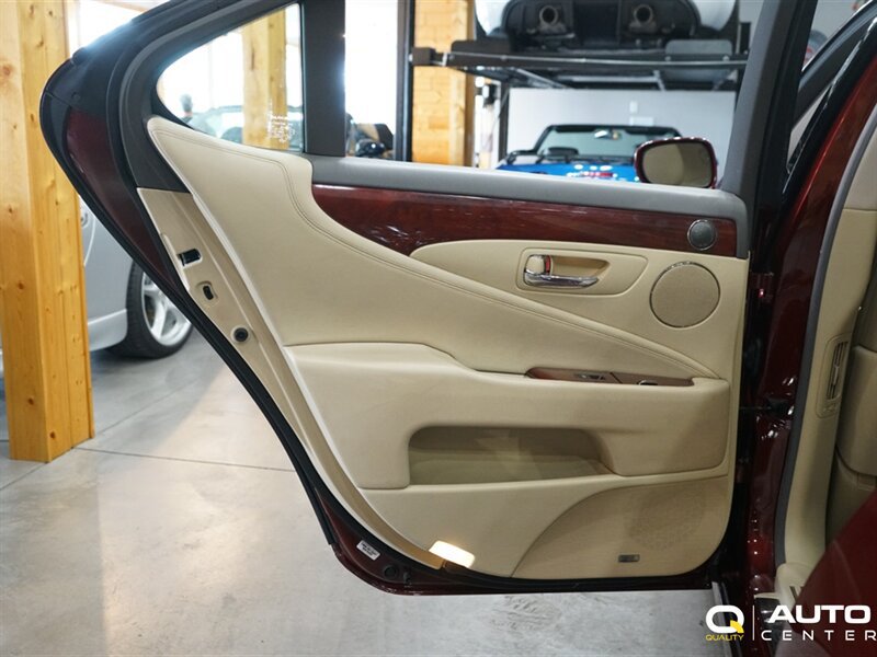 Used 2007 Lexus LS 460 RWD image 29