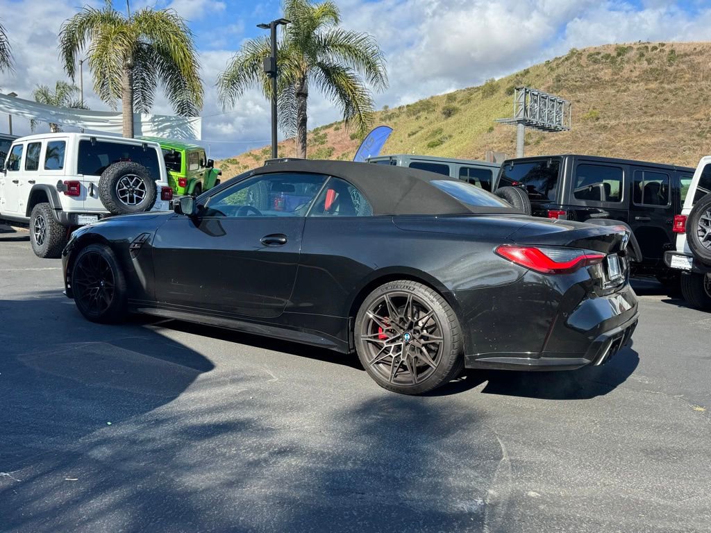 Used 2022 BMW M4 xDrive Competition w/ M Carbon Exterior Package AWD/4WD image 2