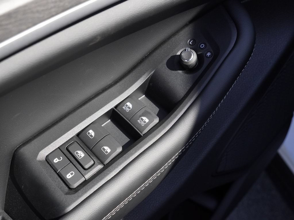 New 2026 Jeep Grand Cherokee Altitude AWD/4WD image 12
