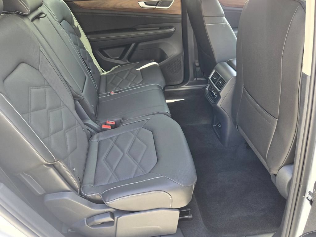 Certified 2026 Volkswagen Atlas SE FWD image 17