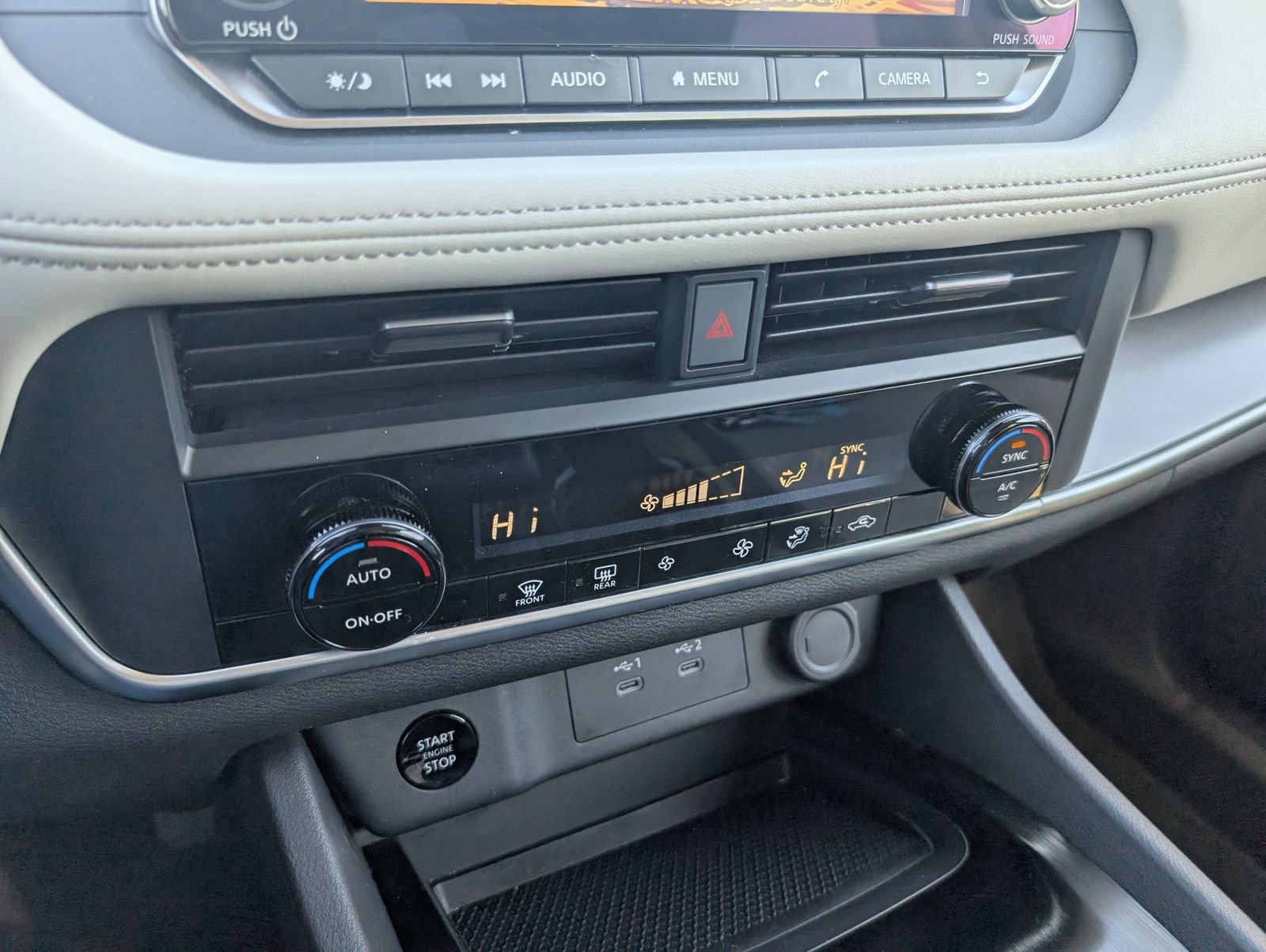 Used 2025 Nissan Rogue SV image 16