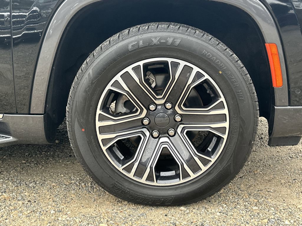 Used 2022 Jeep Wagoneer Series III w/ Rear Seat Video Group 1 image 13