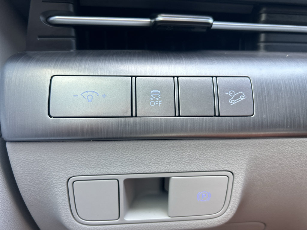 Used 2024 Hyundai Kona SEL w/ Convenience Package FWD image 28