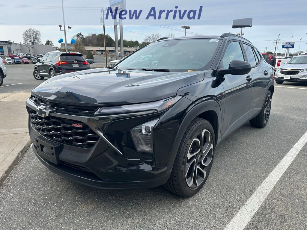 Used 2024 Chevrolet Trax RS w/ Sunroof Package