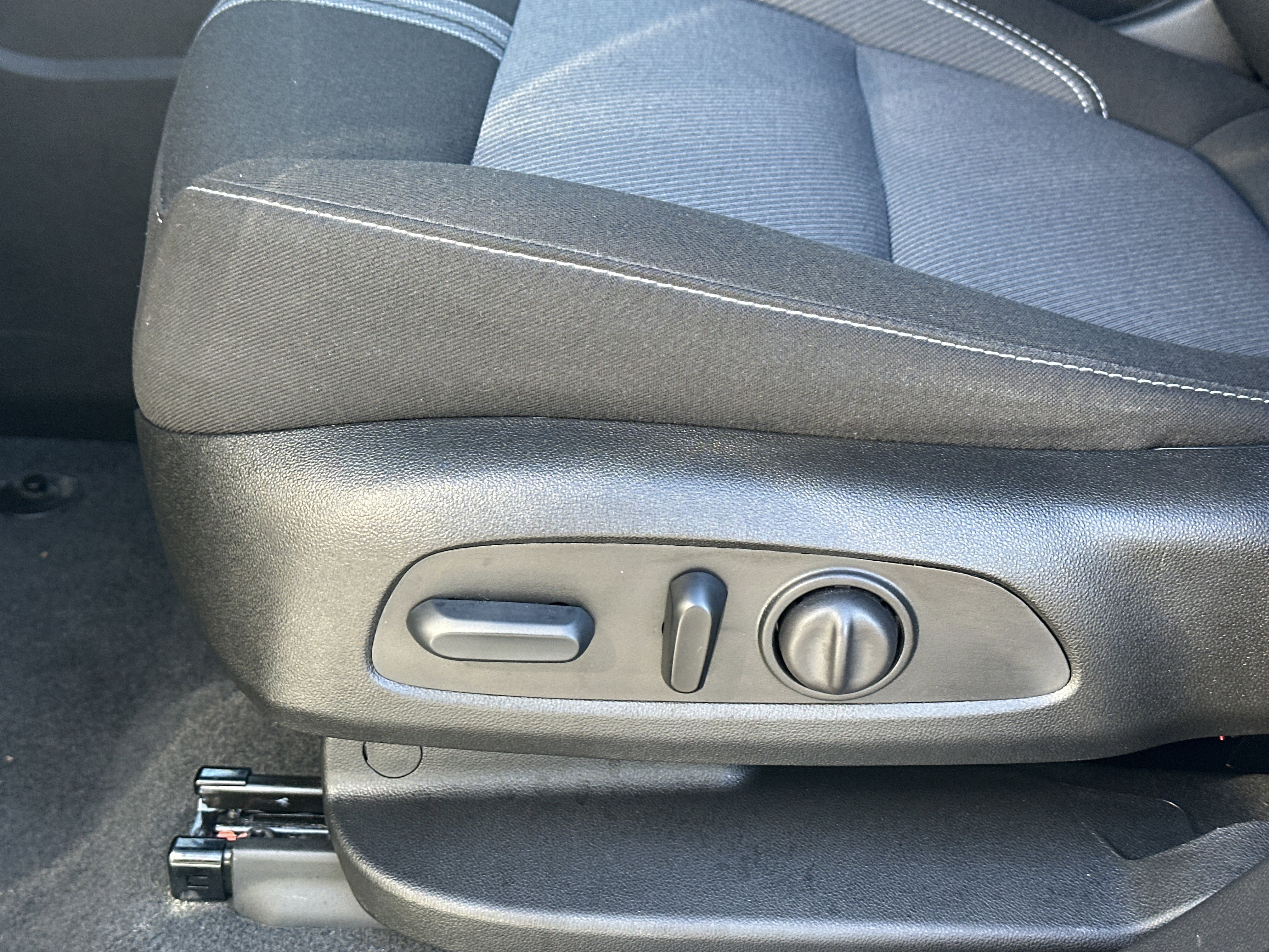 Certified 2024 Chevrolet Blazer LT w/ Convenience Package image 10