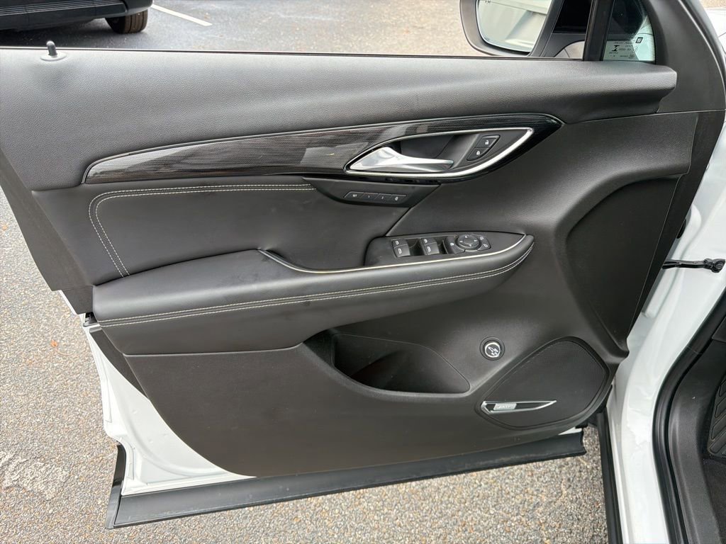 Used 2022 Buick Envision Essence w/ Technology Package II image 21