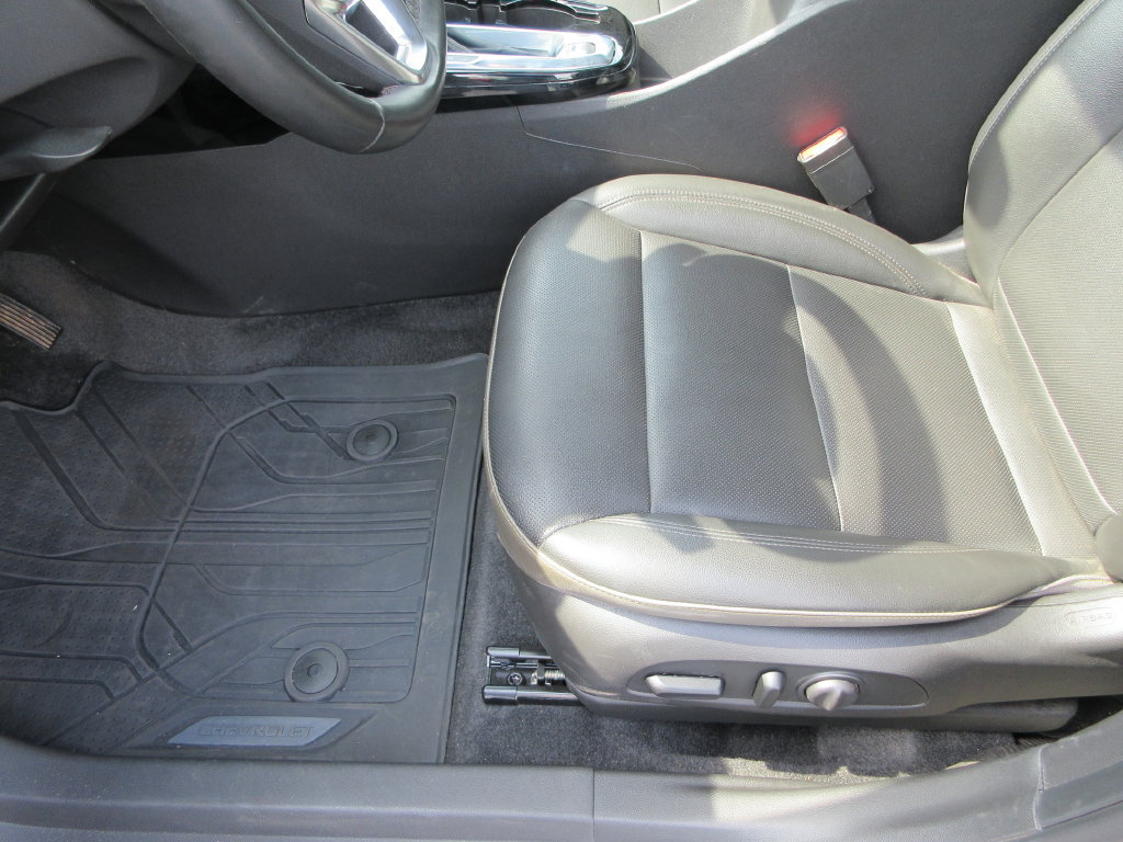 Used 2025 Chevrolet Trax ACTIV w/ Driver Confidence Package FWD image 22