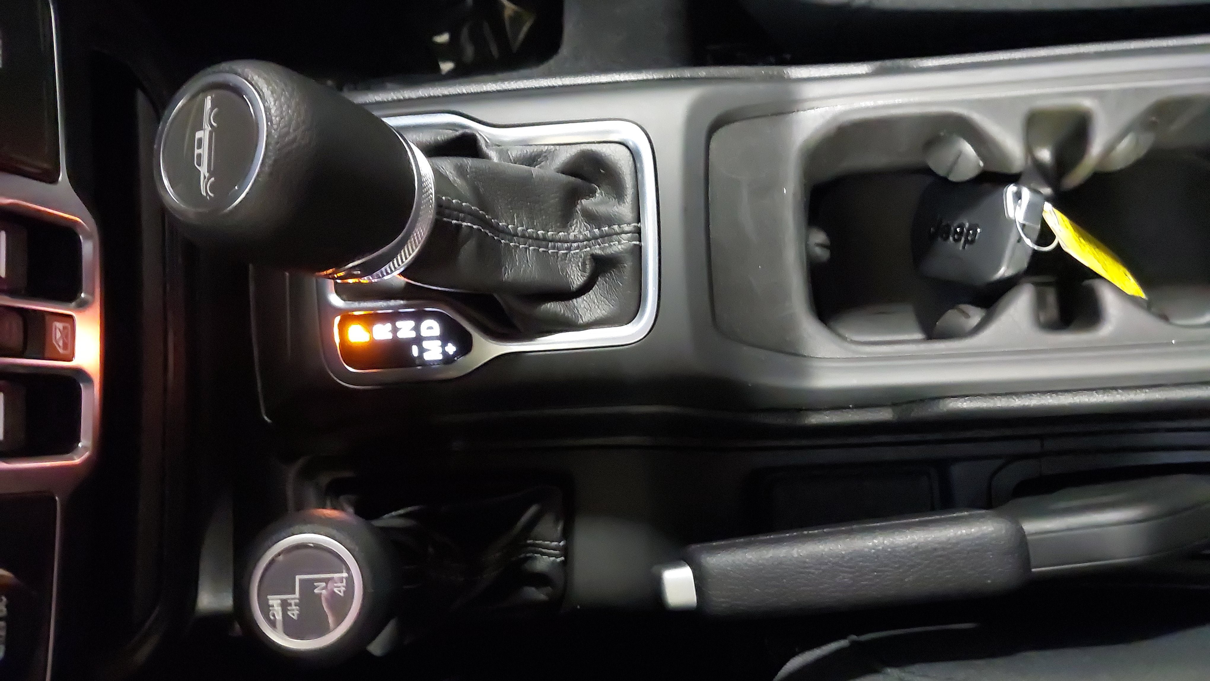Used 2025 Jeep Gladiator Sport AWD/4WD image 22
