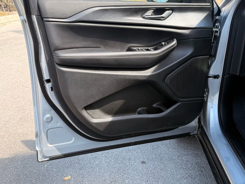 New 2026 Jeep Grand Cherokee L Laredo image 27