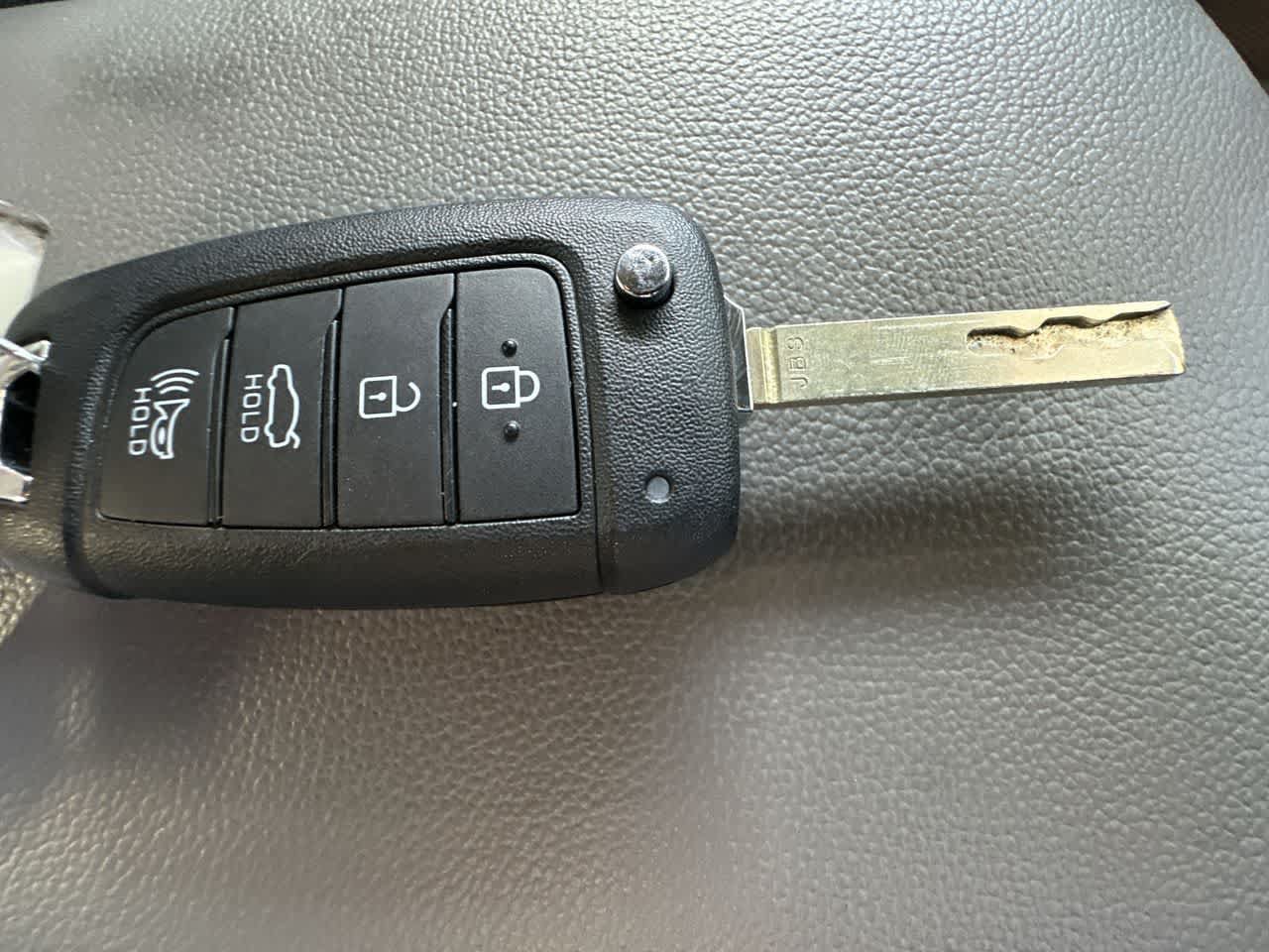 Used 2026 Hyundai Elantra SE FWD image 28