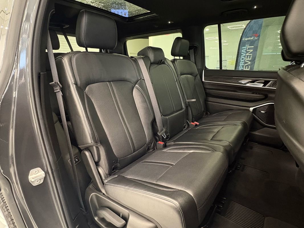 Used 2022 Jeep Wagoneer Series III w/ Premium Group I AWD/4WD image 25