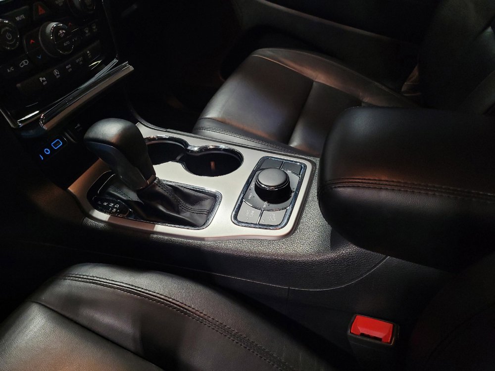 Used 2019 Jeep Grand Cherokee Limited AWD/4WD image 26