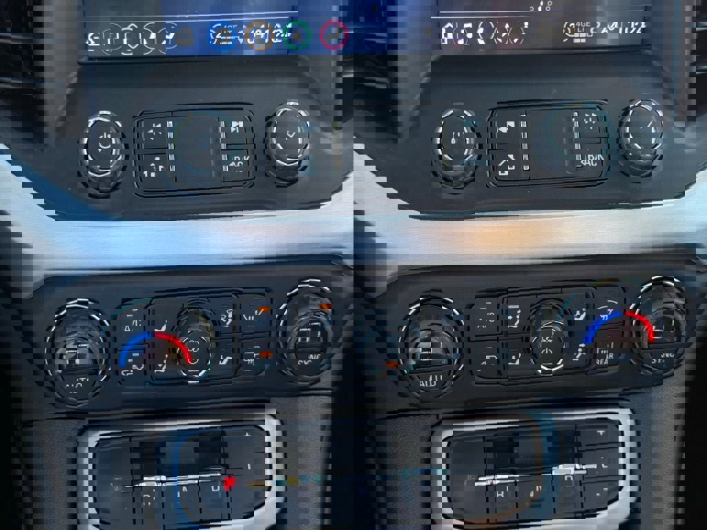 Used 2023 GMC Acadia SLE w/ Driver Convenience Package image 31