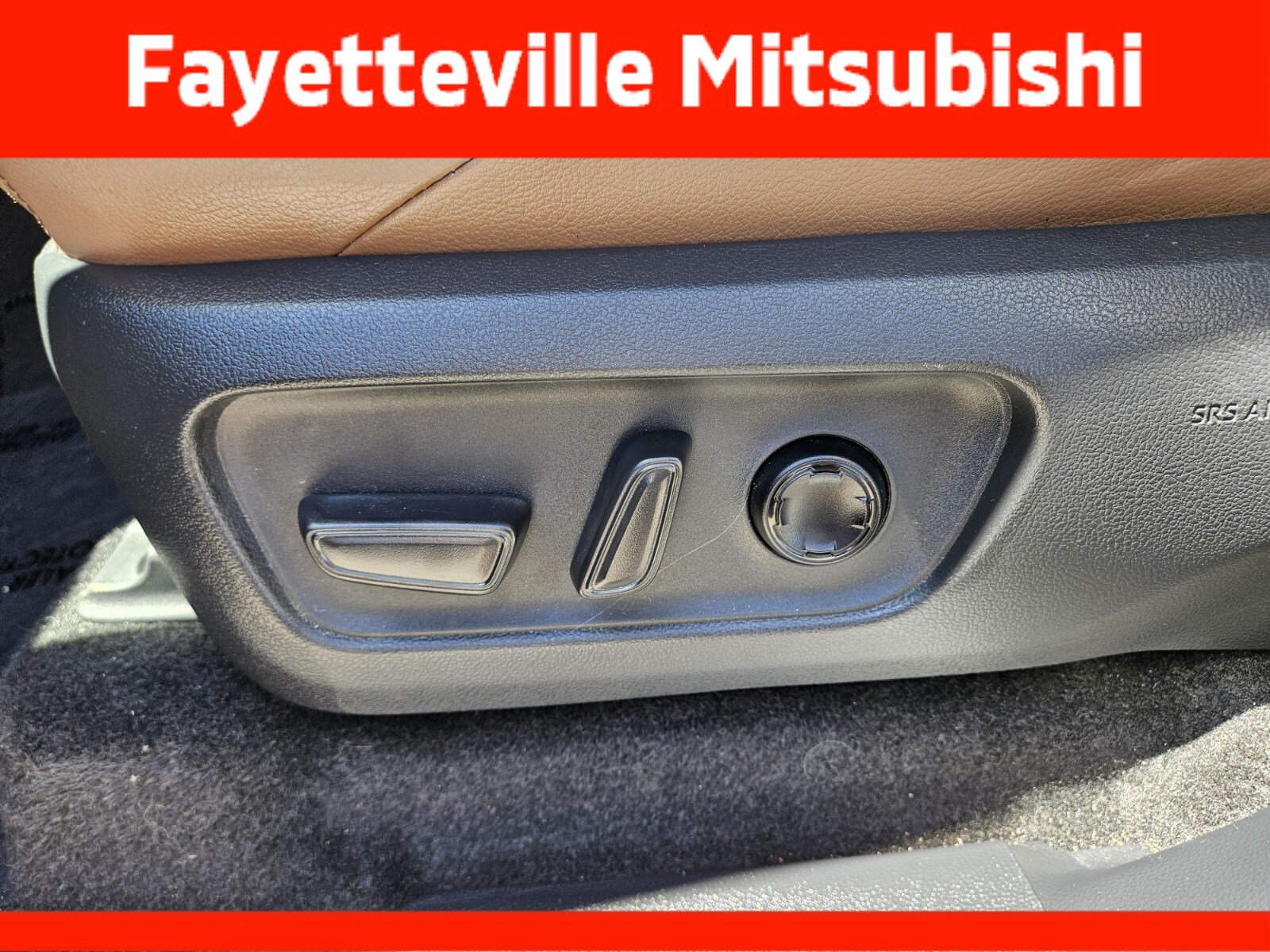 Used 2025 Toyota 4Runner Limited AWD/4WD image 9