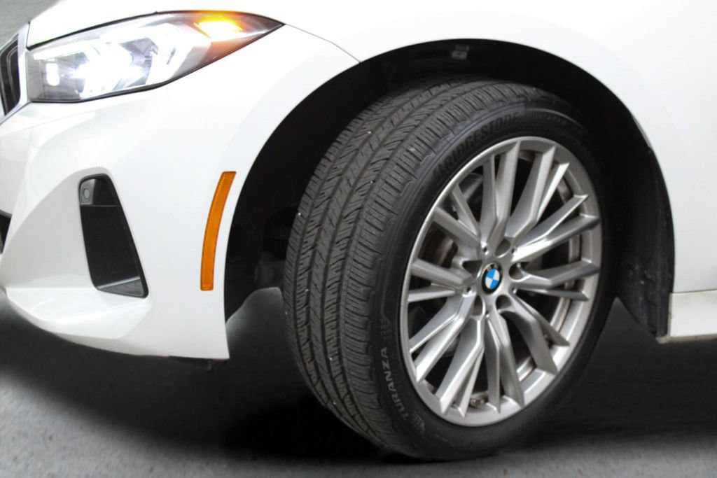 Used 2024 BMW 330i Sedan w/ Convenience Package RWD image 44