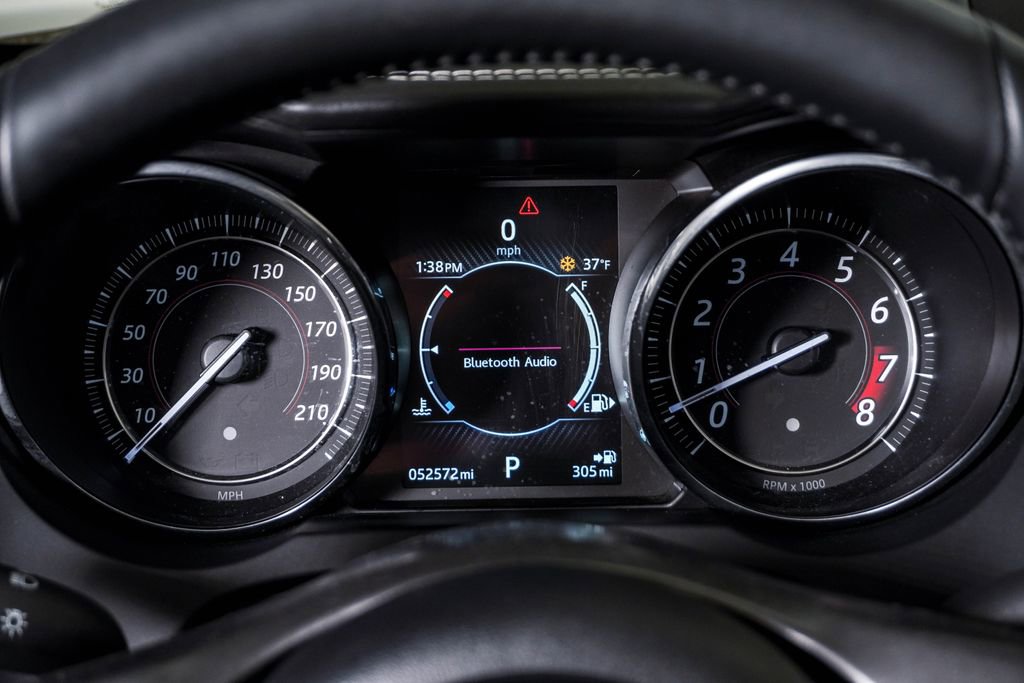 Used 2016 Jaguar F-TYPE R image 25