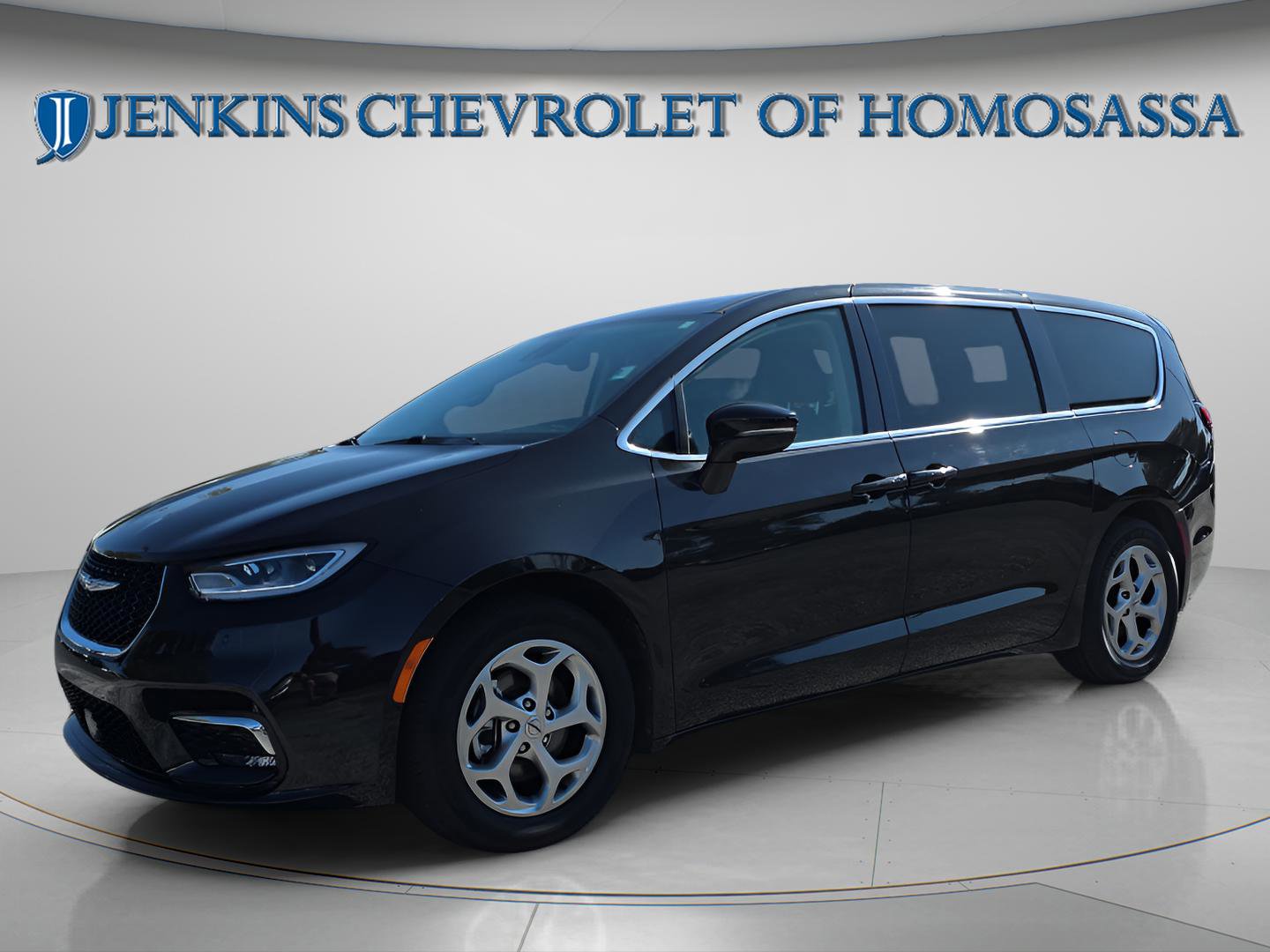 Used 2024 Chrysler Pacifica Limited FWD image 9