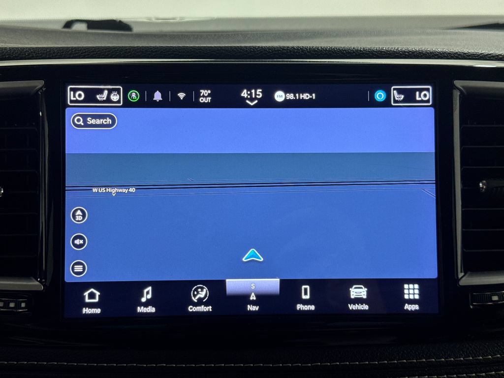 Used 2024 Chrysler Pacifica Limited FWD image 13