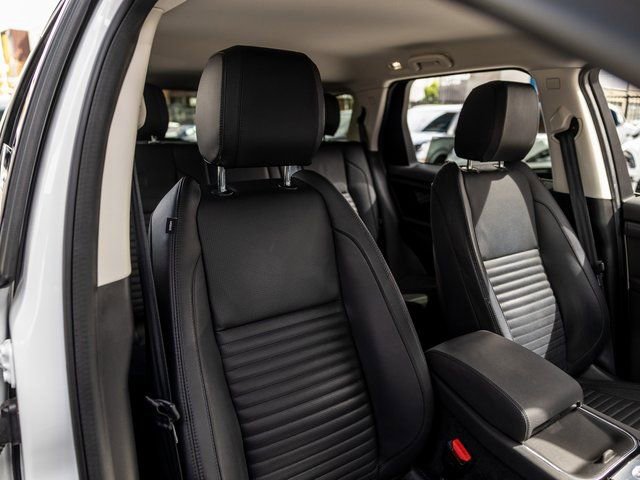 Used 2020 Land Rover Discovery Sport S image 31