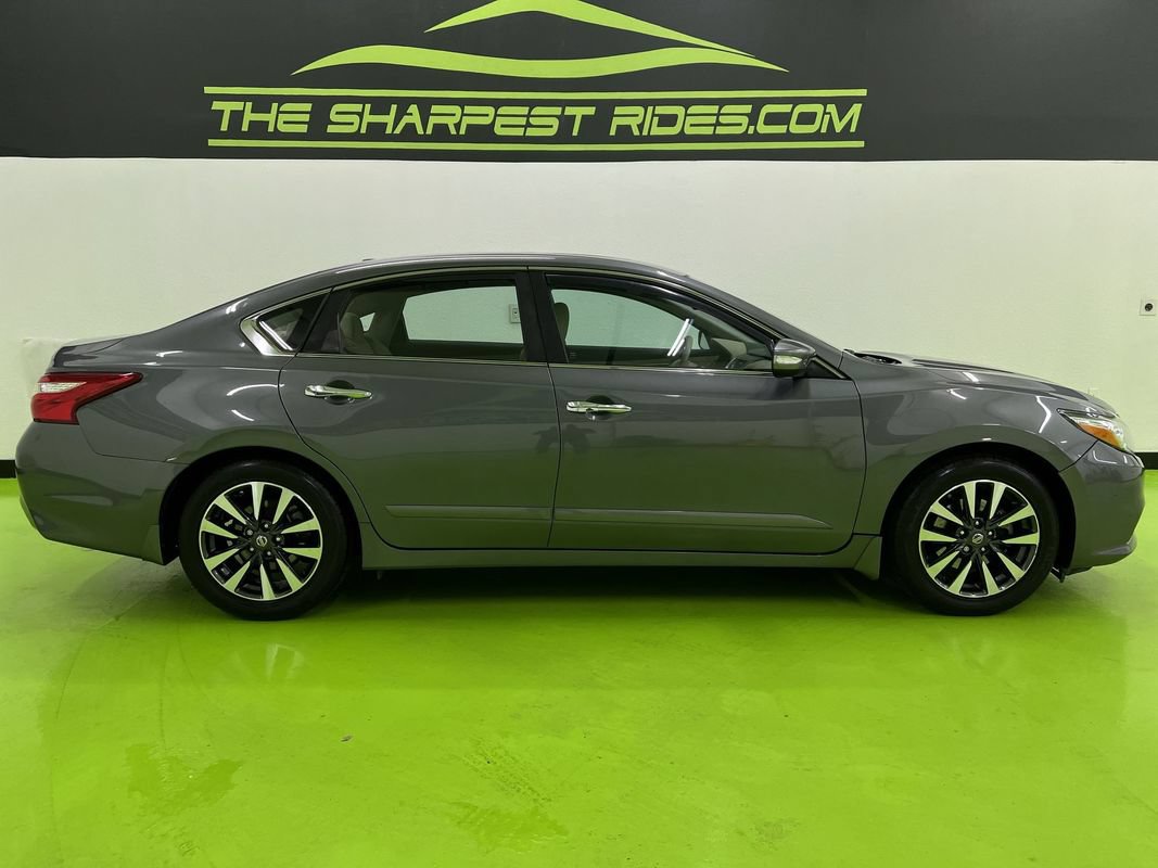 Used 2017 Nissan Altima 2.5 SV w/ Convenience Package FWD image 11
