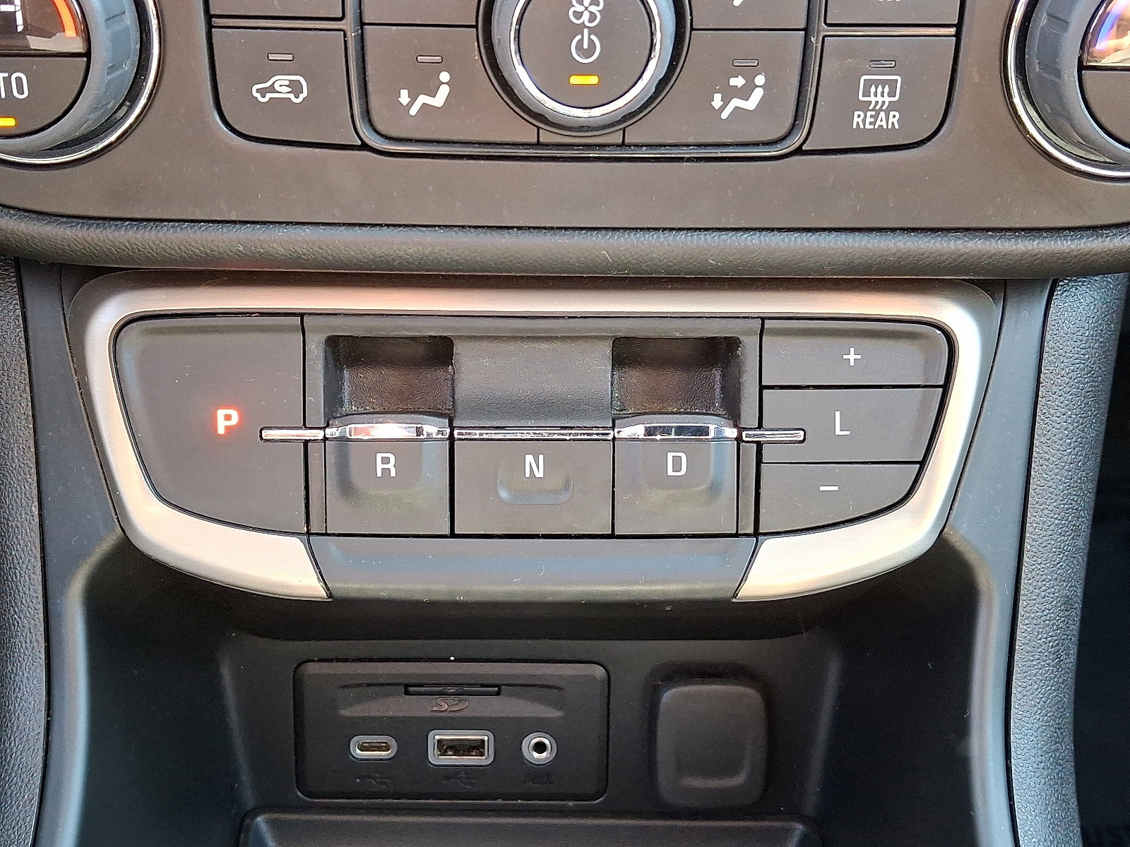 Used 2022 GMC Terrain Denali w/ LPO, 'HIT The Road' Package image 15