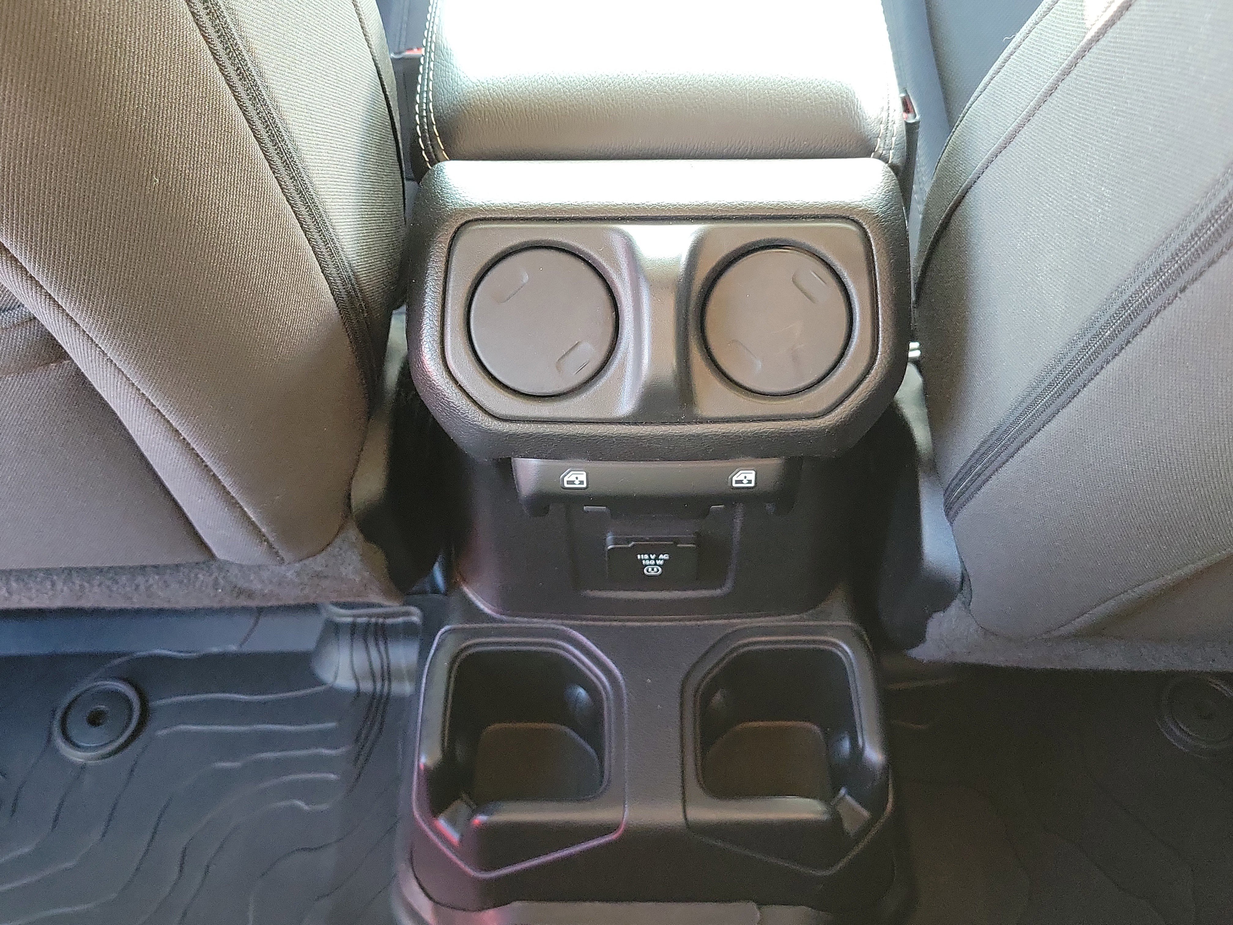 Used 2023 Jeep Wrangler Sahara image 19