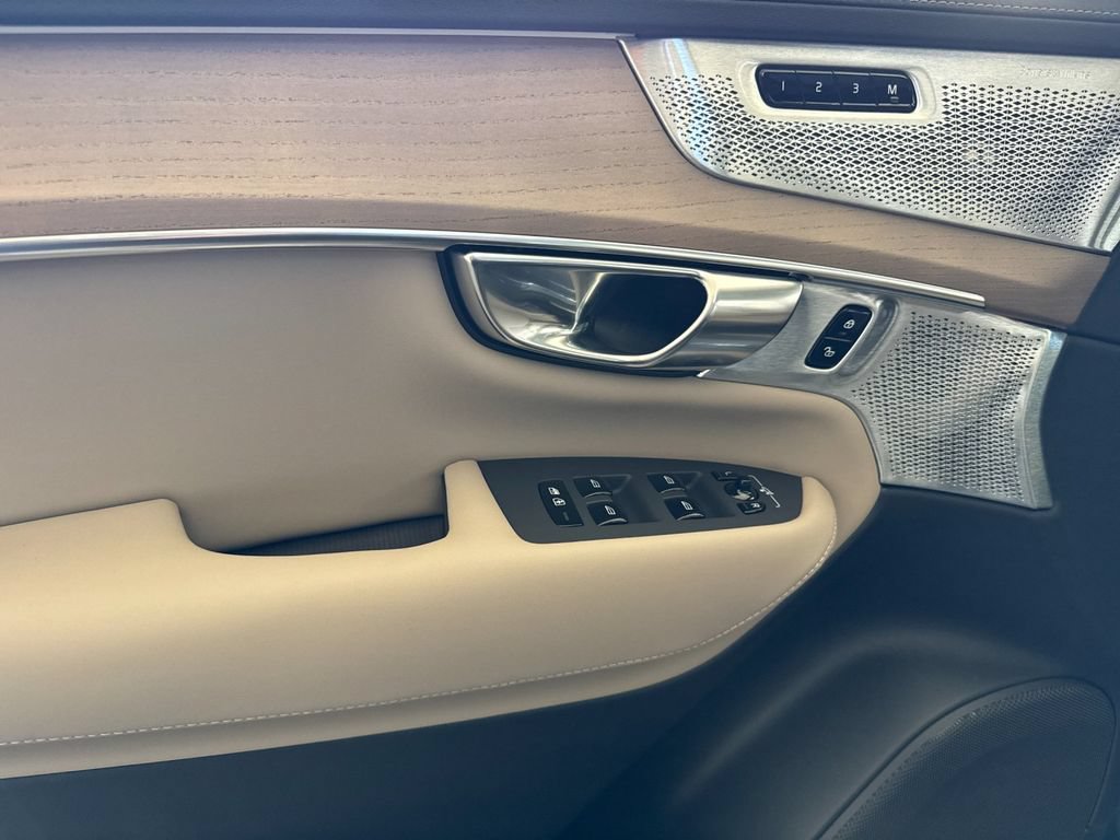 New 2026 Volvo XC90 T8 Ultra w/ Lounge Package AWD/4WD image 10