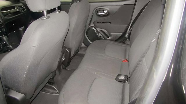 Used 2021 Jeep Renegade Latitude image 12