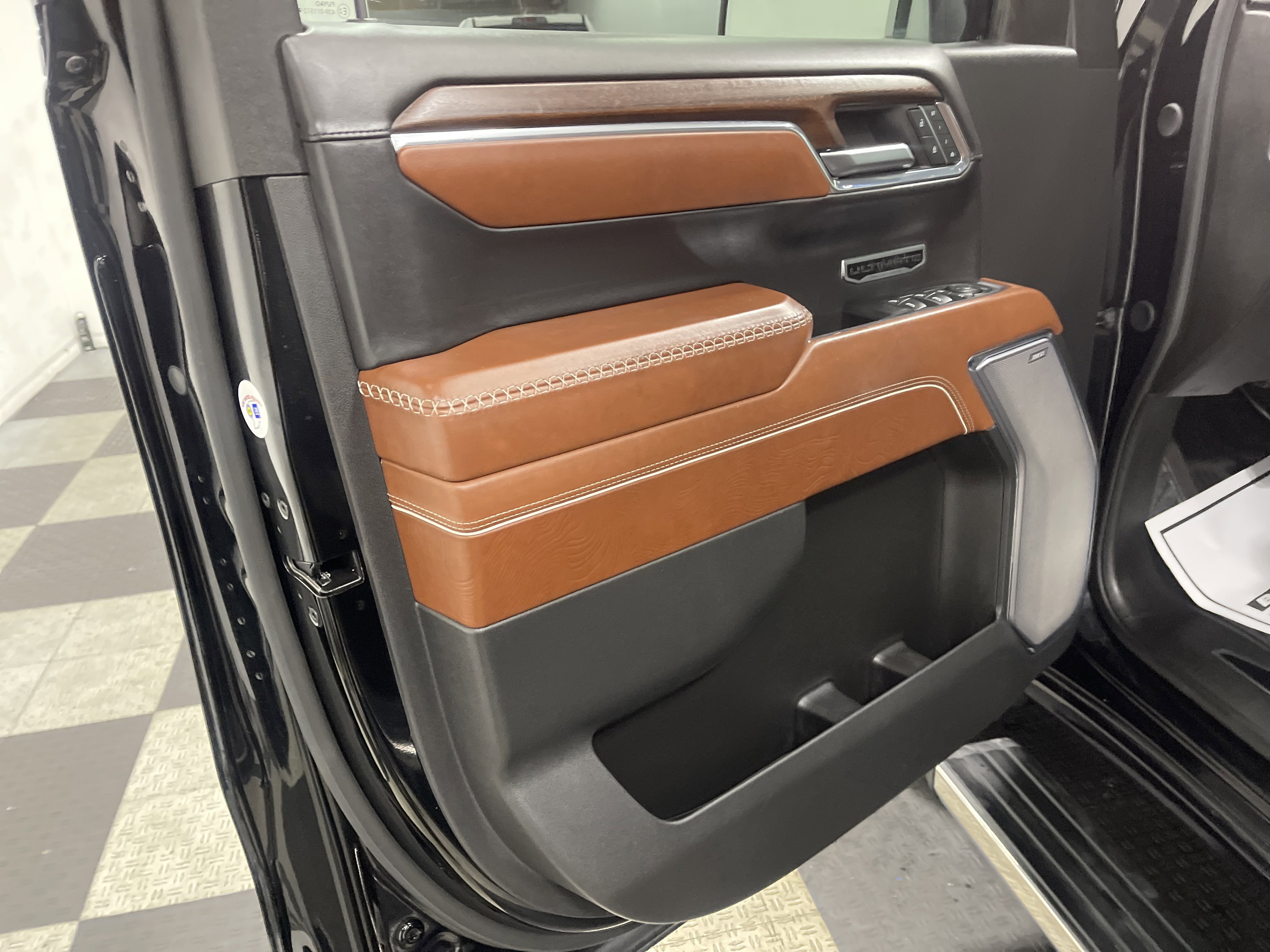 Used 2024 GMC Sierra 1500 Denali Ultimate image 10