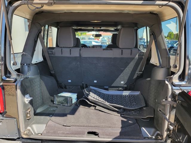 Used 2018 Jeep Wrangler Unlimited Sahara image 37