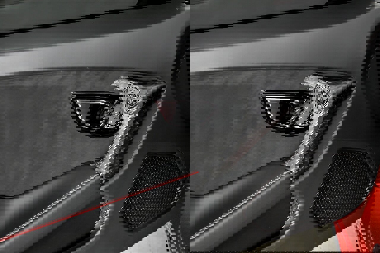 Used 2021 Lamborghini Huracan EVO image 22