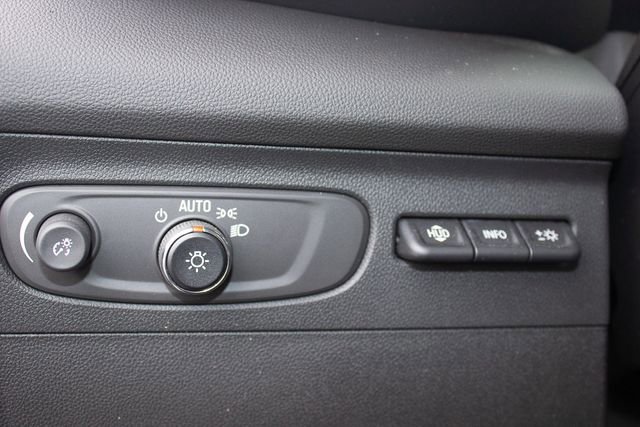 Used 2023 Buick Envision Avenir image 33