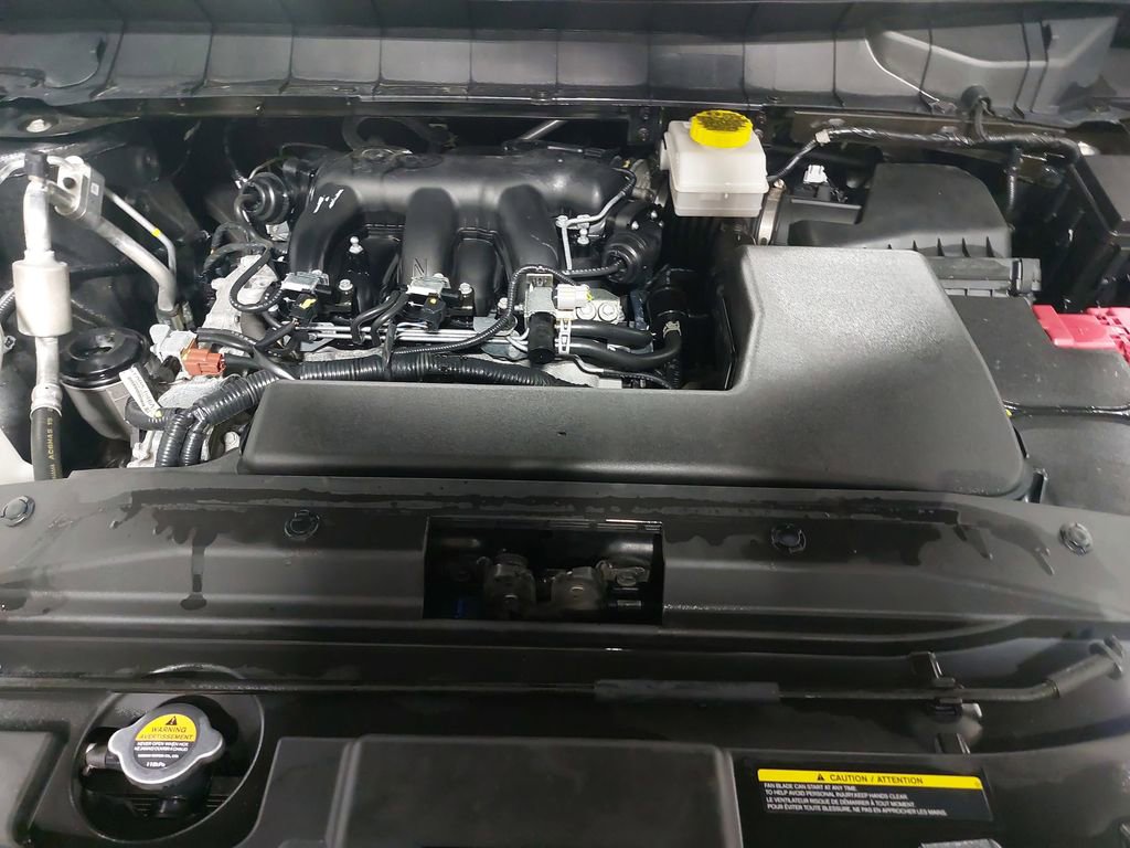 Used 2025 Nissan Pathfinder SV image 32