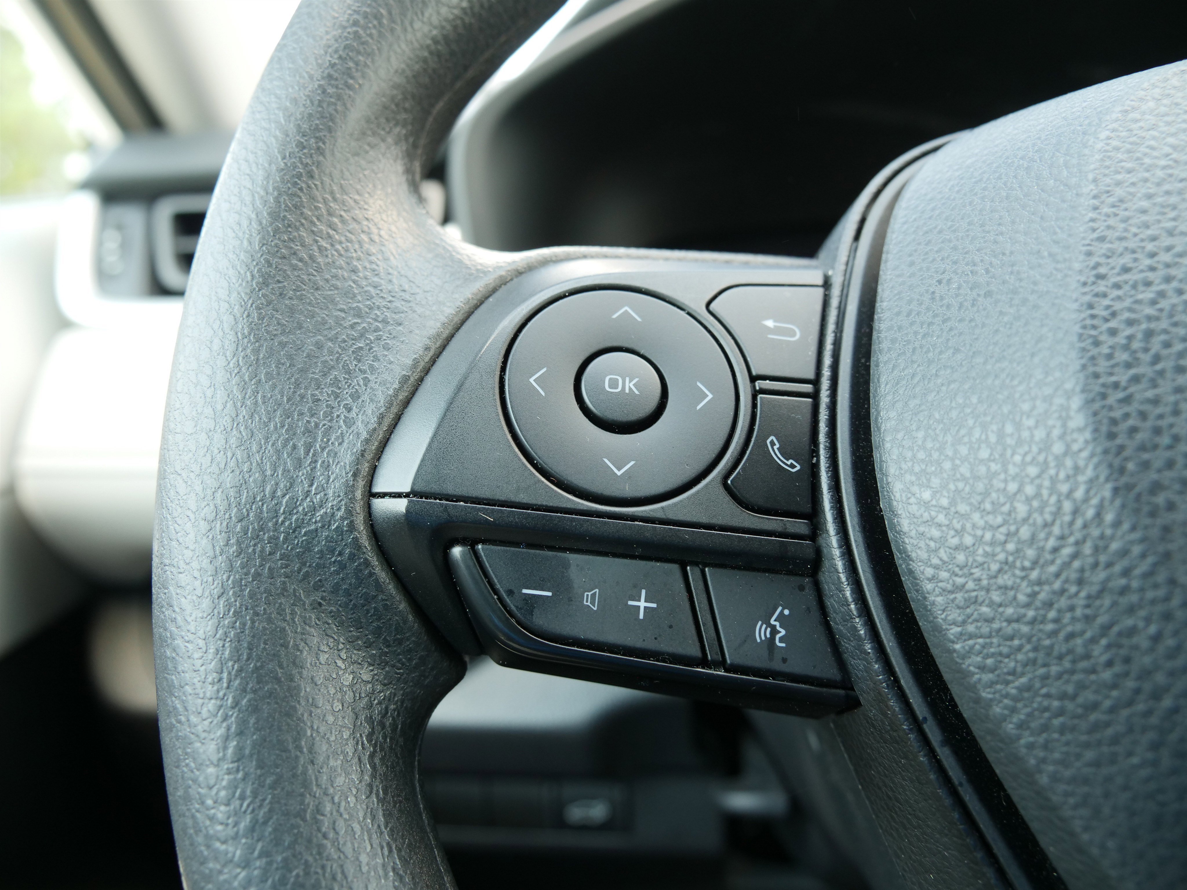 Used 2024 Toyota RAV4 XLE image 22
