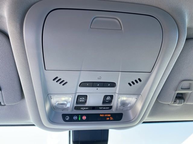 Used 2022 GMC Terrain SLT image 29