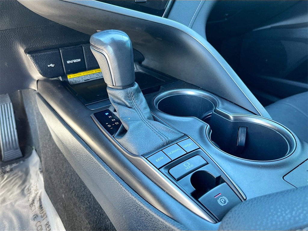 Used 2021 Toyota Camry XSE image 16