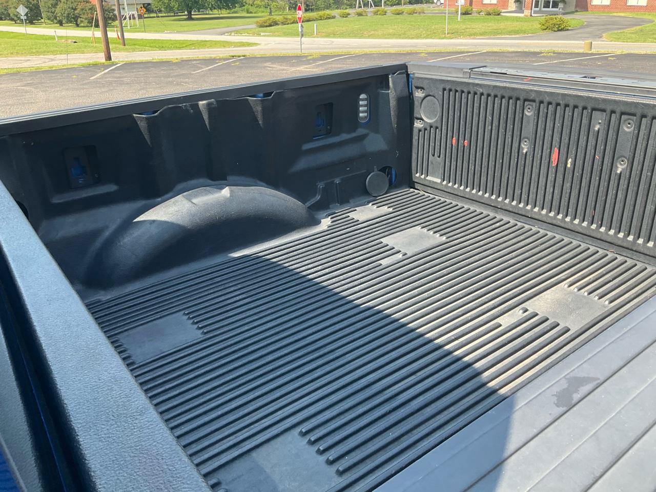 Used 2017 Ford F150 Raptor w/ Equipment Group 802A Luxury AWD/4WD image 28