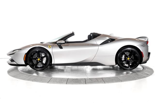 Used 2024 Ferrari SF90 Spider AWD/4WD image 3