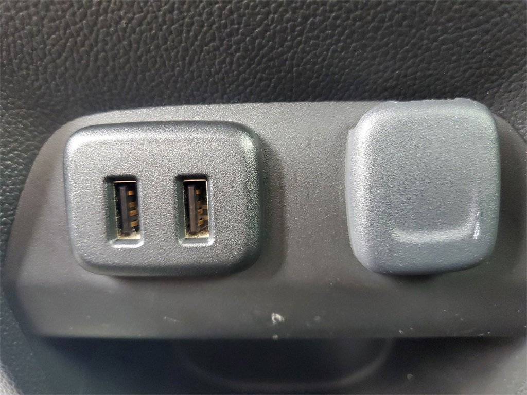 Used 2016 Chevrolet Colorado LT image 12