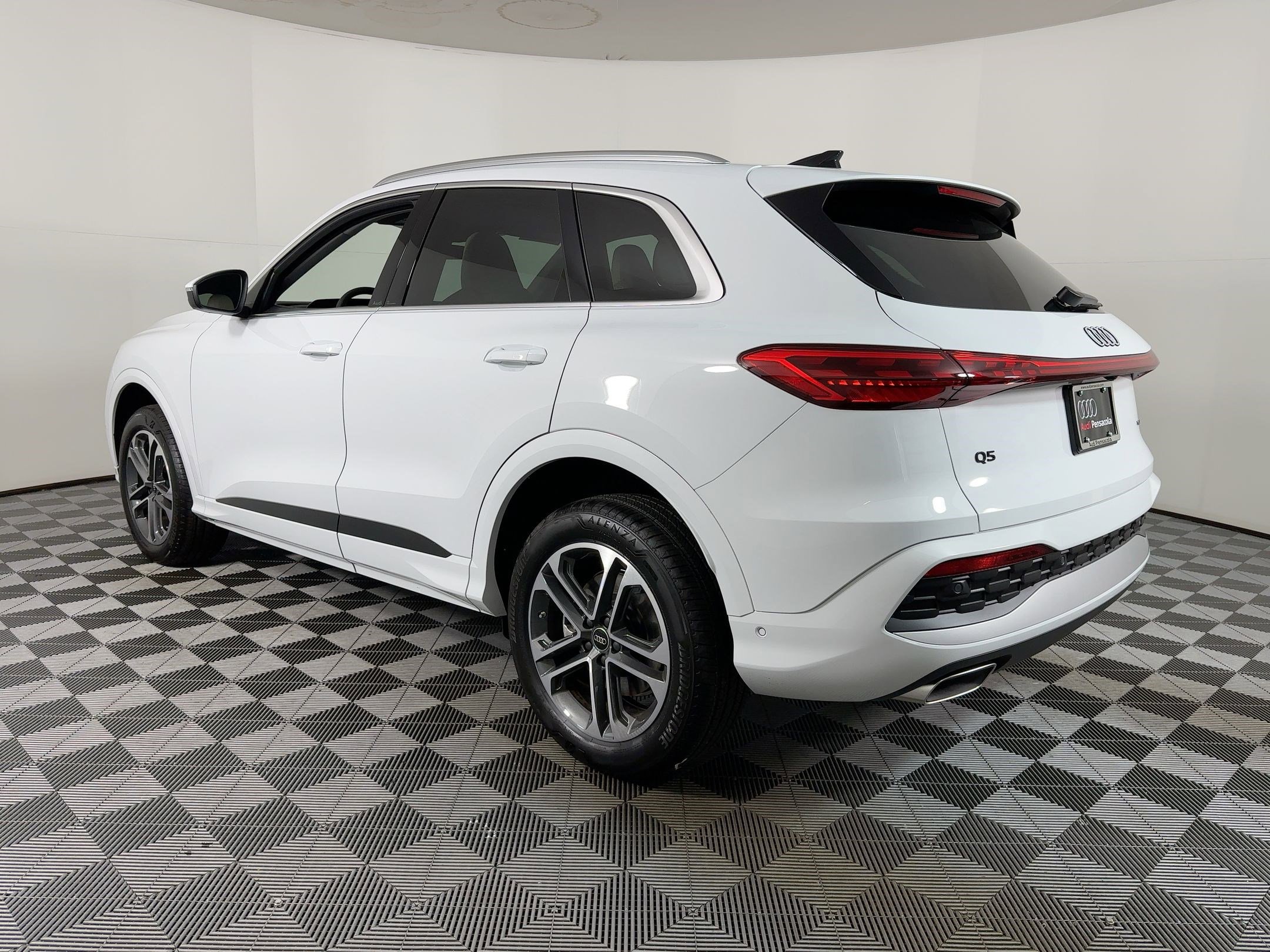 New 2025 Audi Q5 Premium Plus image 3