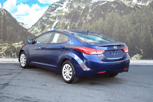Used 2013 Hyundai Elantra GLS image 9
